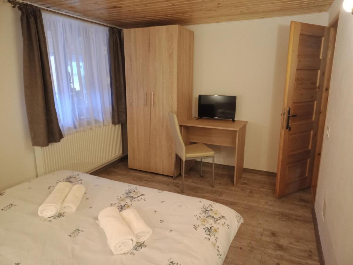 Вилла Casa Iulia & Matei Кырцишоара Экстерьер фото